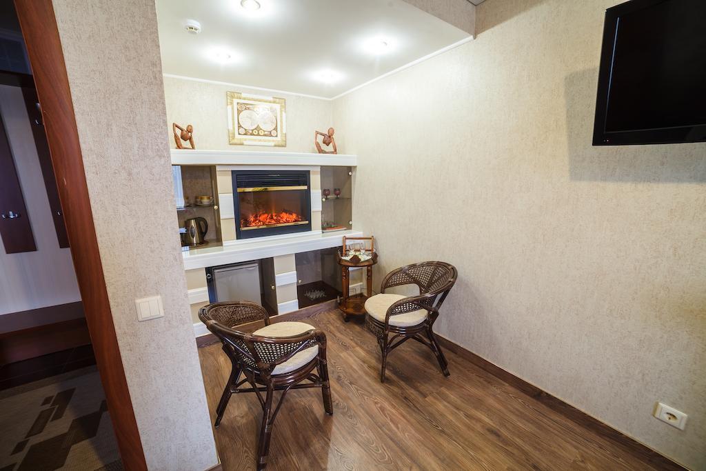 City Hotel Gomel Exterior foto